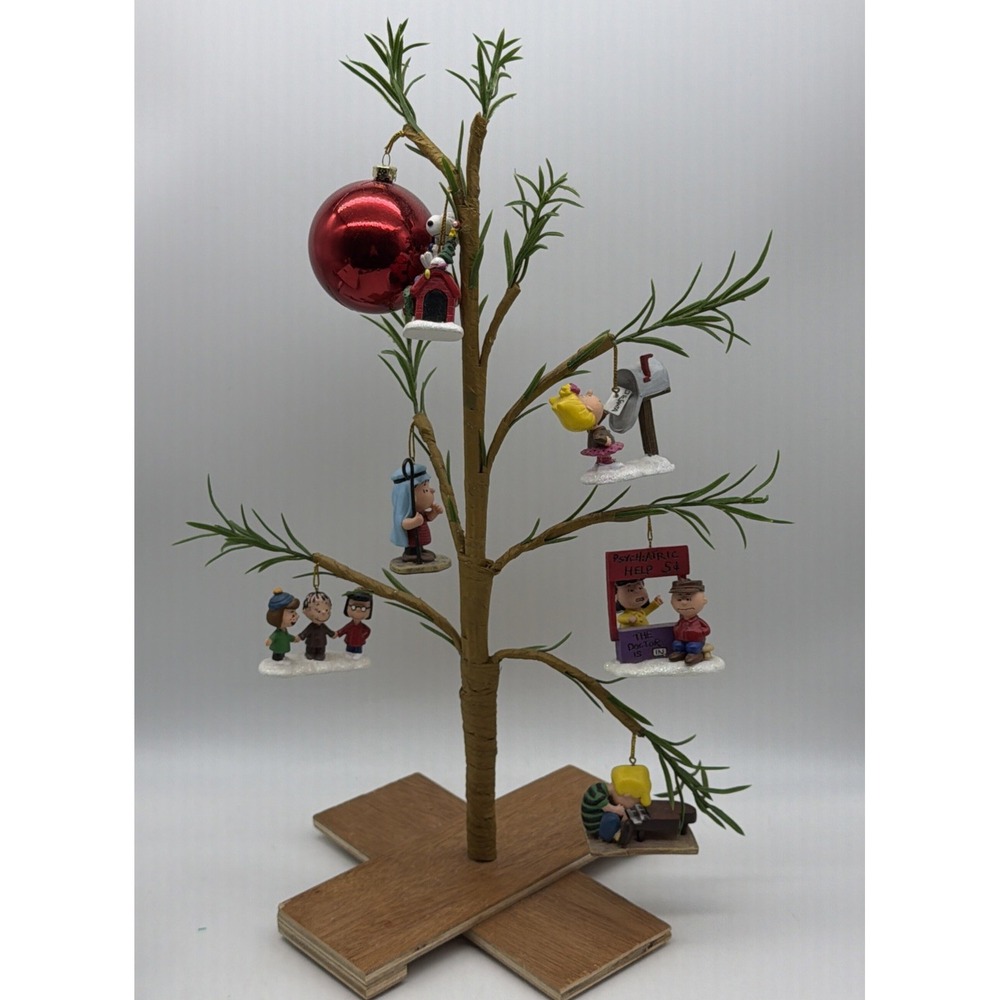 The Bradford Exchange Tabletop Tree Peanuts Classic Holiday Memories christmas